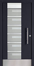 Moderne Tür mit Edelstahl-Applikationen